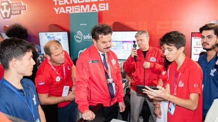 Rektör Yılmaz, TEKNOFEST İstanbul’da öğrencilerle buluştu